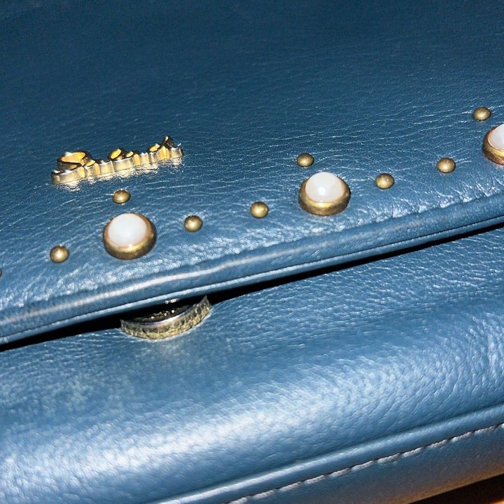 Salad Made by AW 1929 crossbody in a navy blue color - Picture 12 of 17